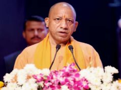 सीएम योगी ने किया बाढ़ प्रभावित इलाकों का हवाई निरीक्षण, 1500 परिवारों को वितरित की राहत सामग्री व चिकित्सकीय किट