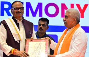 UP Tex-2026 में ब्रजेश पाठक का बड़ा बयान, बोले- नई तकनीक और निवेश से तेजी पकड़ रहा उत्तर प्रदेश का वस्त्र उद्योग