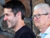 Apple में नेतृत्व बदलाव की चर्चा, Tim Cook के उत्तराधिकारी के तौर पर John Ternus का नाम चर्चा में