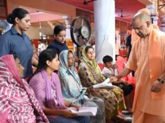 CM योगी का जनता दर्शन, बोले- कब्जामुक्त कराएं जमीन, दबंगों पर होगी कानूनी कार्रवाई