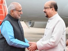 उपराष्ट्रपति राधाकृष्णन का स्वागत करने पहुंचे राज्यपाल डेका, गर्मजोशी से हुआ अभिनंदन