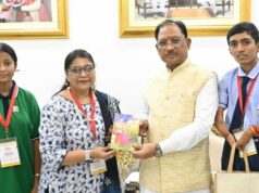राष्ट्रपति से मुलाकात के बाद प्रतिभावान विद्यार्थियों ने CM विष्णु देव साय से की सौजन्य भेंट