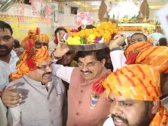 लड्डू गोपाल को सिर पर रखकर मंदिर पहुंचे CM मोहन यादव, बरखेड़ी में की राधा-कृष्ण की पूजा-अर्चना
