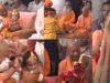 गोरखनाथ मंदिर में CM योगी का बच्चों संग खास अंदाज, चॉकलेट बांटी और झुनझुना बजाकर हंसाया