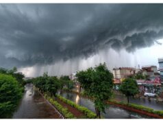 पूर्वी-पश्चिमी यूपी में बारिश का दौर, किसानों के लिए मौसम विभाग की सलाह