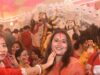 विजयादशमी पर भावुक हुआ बंगाली पूजा पंडाल, सिंदूर खेला कर महिलाओं ने मां दुर्गा से मांगा आशीर्वाद