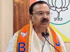 नवरात्र में देवी दर्शन को लेकर सियासी बयानबाजी, भाजपा सांसद प्रकाश पाल ने अखिलेश पर साधा निशाना