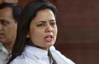 Supreme Court: महुआ मोइत्रा की याचिका खारिज, निवेश फंडों के वास्तविक मालिकों का ब्योरा सार्वजनिक करने की मांग नहीं मानी