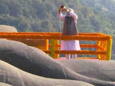 स्टैच्यू ऑफ यूनिटी पहुंचे पीएम मोदी, सरदार पटेल को दी श्रद्धांजलि; विकास परियोजनाओं की रखी आधारशिला