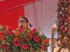 CG में स्मृति ईरानी का पहला दौरा, स्वागत के लिए सड़कों पर लगाए गए भाजपा के झंडे
