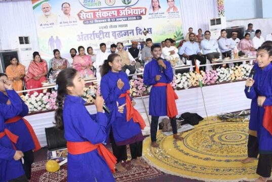नुक्कड़ नाटक के जरिए पहुँचाया जनकल्याणकारी योजनाओं का संदेश