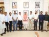 स्वामित्व योजना के क्रियान्वयन में पूर्ण सहयोग करेंगे पटवारी मुख्यमंत्री डॉ. यादव से मिले पटवारी संघ के पदाधिकारी